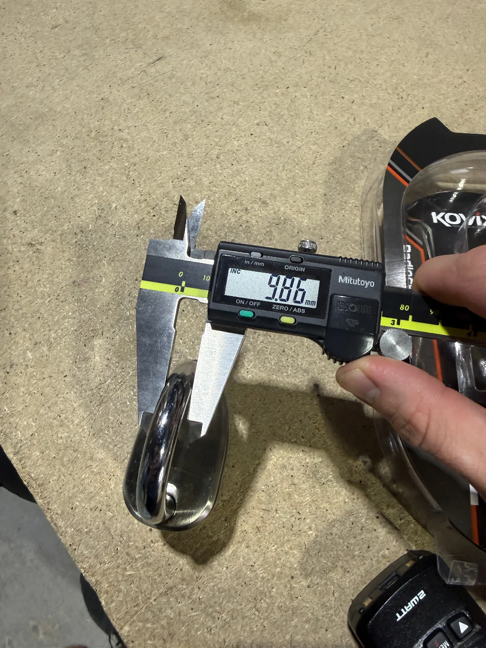 Kovix Alarmed Padlock 10mm - Image 3