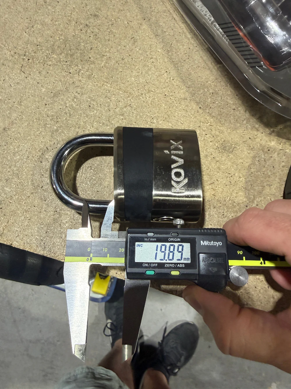 Kovix Alarmed Padlock 10mm - Image 4