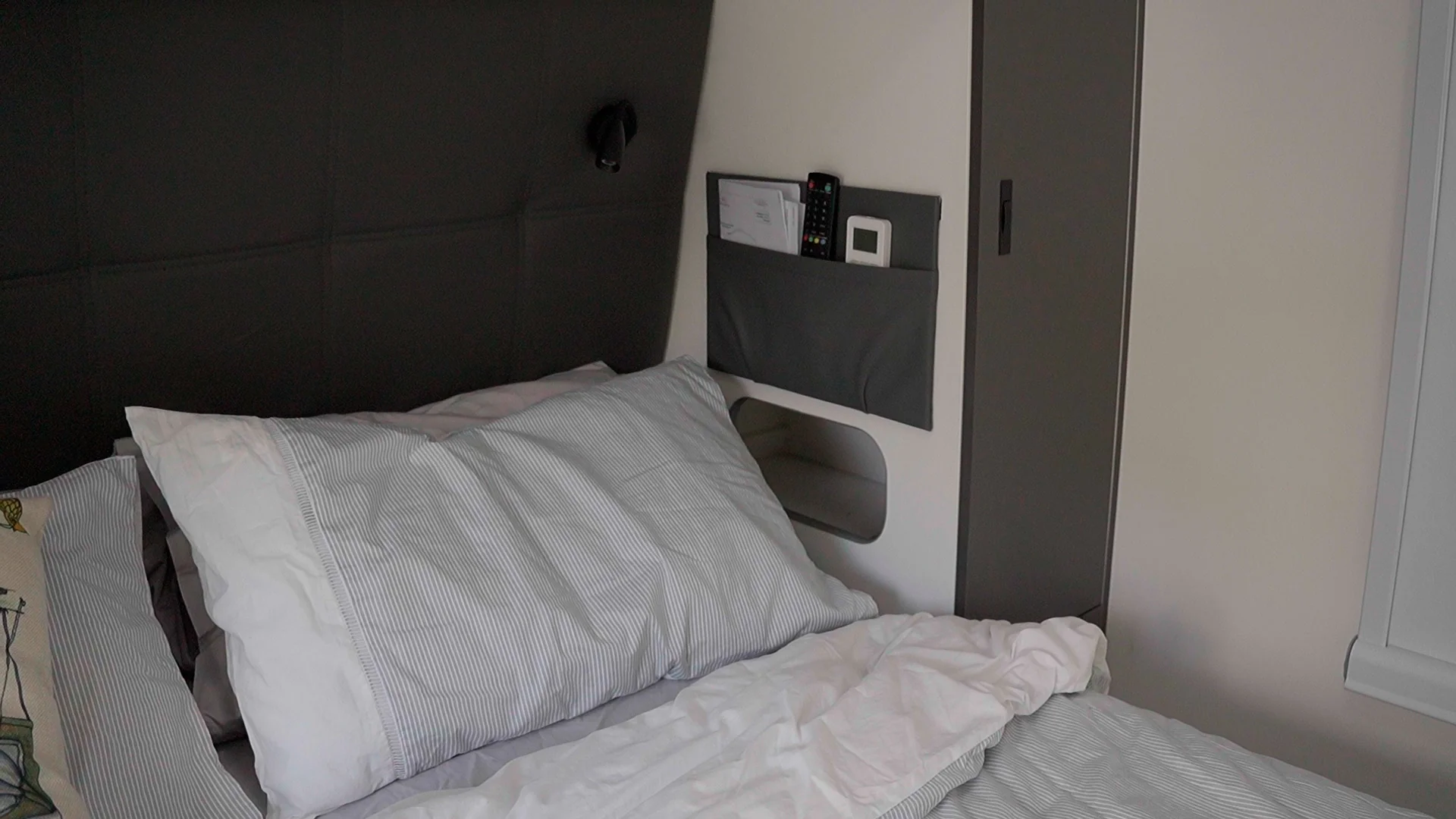 Vinyl Caravan Wall Storage Pocket - Image 7